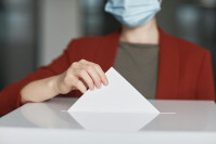 Választási szabályok, képviselői szerepek és a képviseleti demokráciával való elégedettség